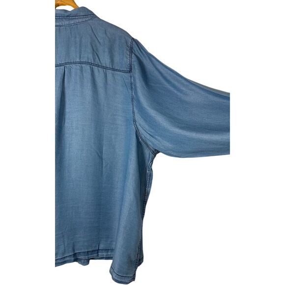 Torrid Women Chambray Denim Button Down Long Sleeve Plus Size: 6X - Picture 6 of 8